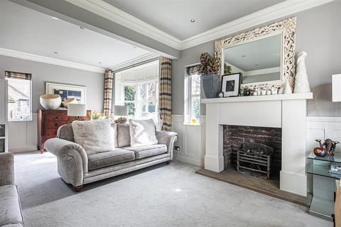 31 Backmoor Crescent, Sheffield, S8 8LA