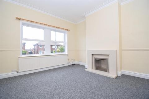 2 bedroom end of terrace house to rent, High Green Road, Normanton WF6