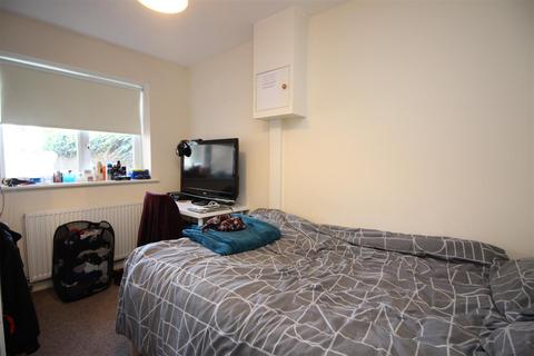 1 bedroom in a house share to rent, St. Stephens Road, Canterbury
