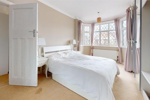 3 bedroom semi-detached house to rent, Milton Hall Road, Gravesend, DA12 1QN
