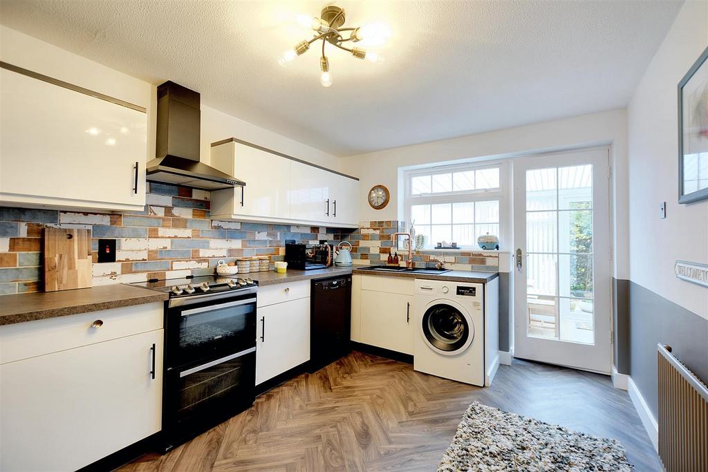 Kitchen 3.jpeg