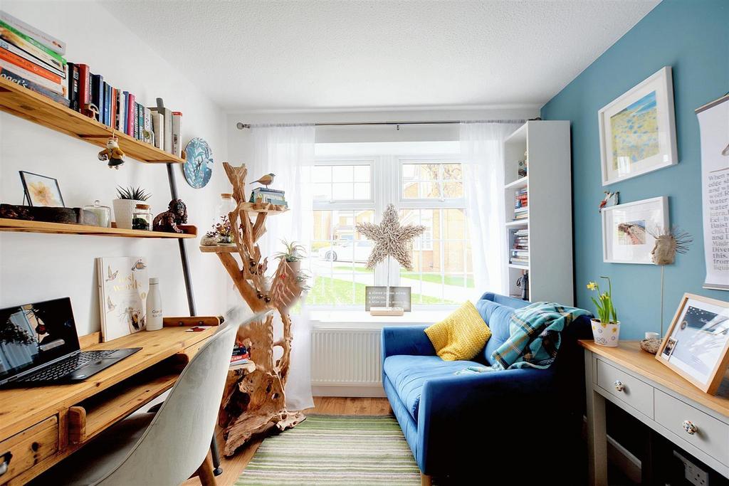 7 Wynard Close photo.jpg