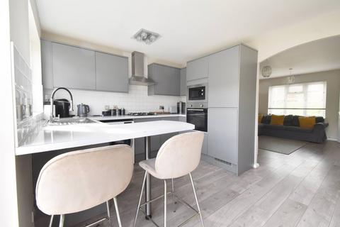 3 bedroom end of terrace house for sale, Shaw Drive, Walton-on-Thames, KT12