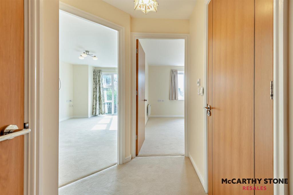 8589580-interior06-800.jpg