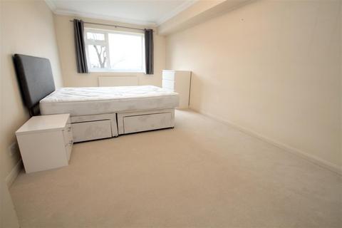 2 bedroom flat to rent, Drummond Court, Roxborough Park, Harrow on the Hill