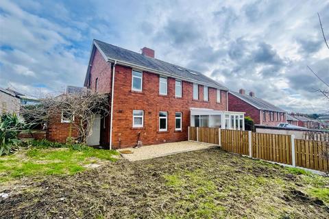 3 bedroom country house for sale, Turnshaw Avenue, Huddersfield HD8