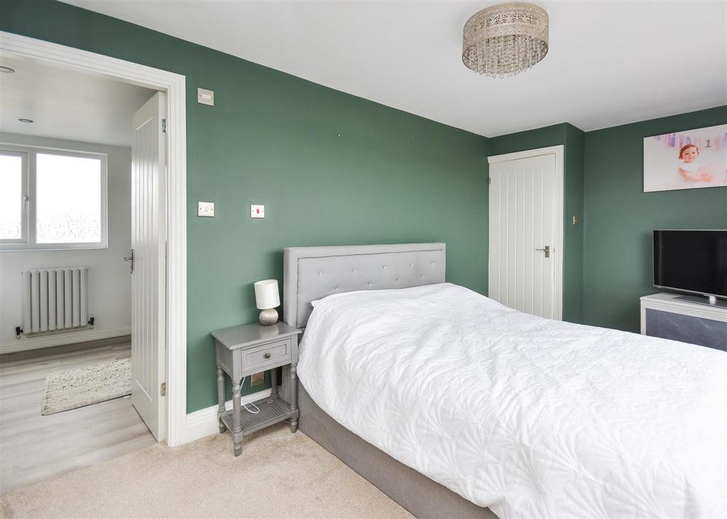 3 Greenfields Road - Principal Suite.jpg