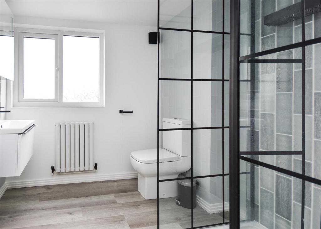 3 Greenfields Road - En - Suite Shower Room.jpg