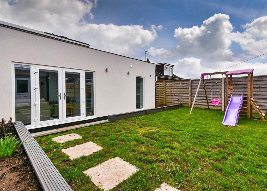 3 Greenfields Road - Garden.jpg
