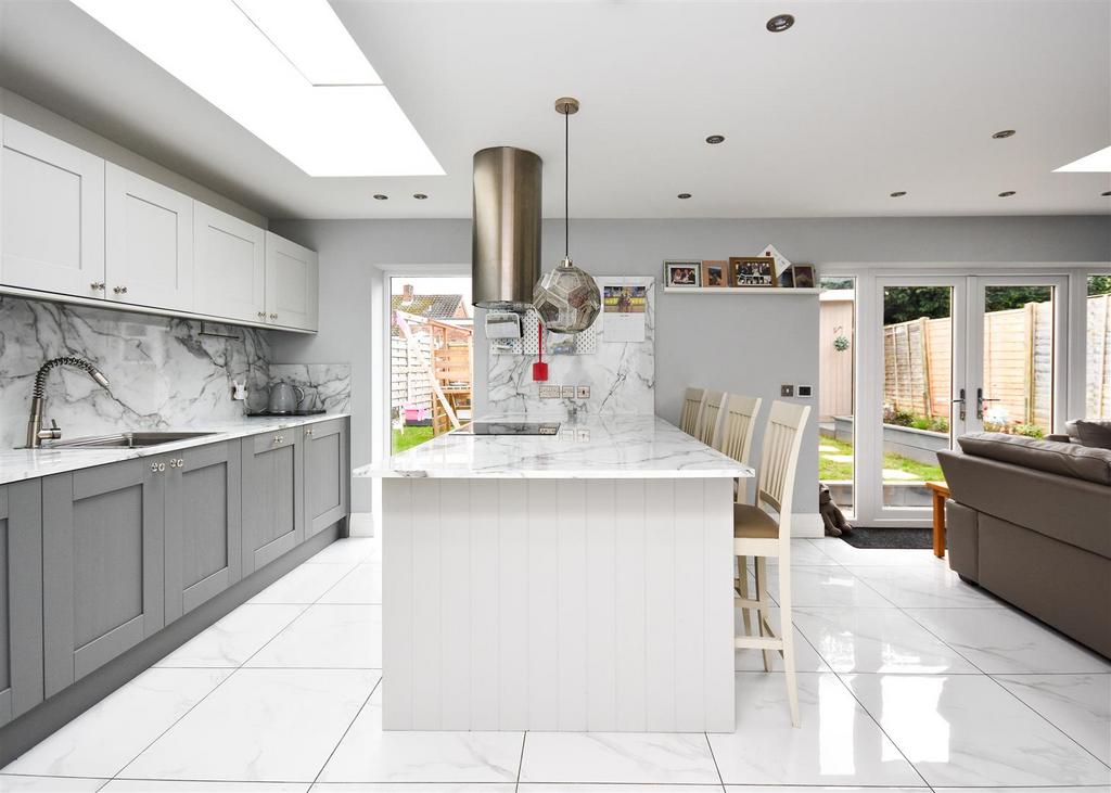 3 Greenfields Road - Living Kitchen Dining (2).jpg