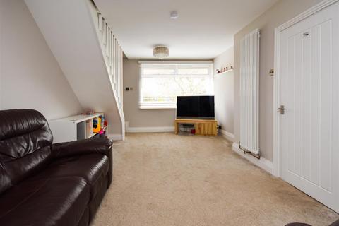 3 Greenfields Road, Wombourne, Wolverhampton, WV5 0HP