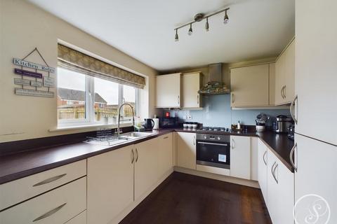 4 bedroom detached house for sale, Alder Road, Whinmoor, Leeds