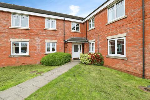 2 bedroom flat for sale, Saddlers Close, Huntington, York