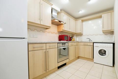 2 bedroom flat for sale, Saddlers Close, Huntington, York