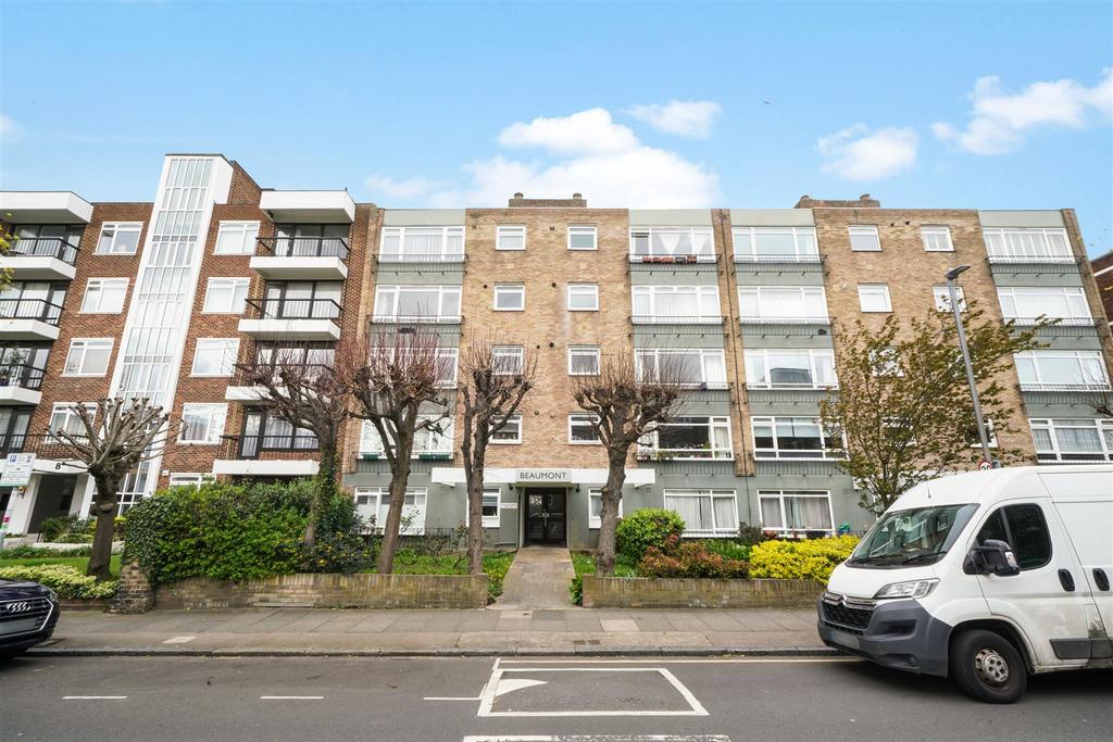 St John's Avenue, Putney 2 bed flat for sale £625,000