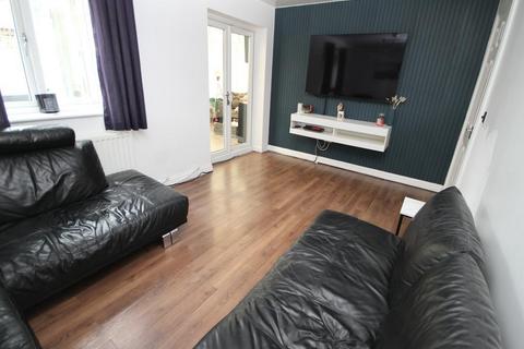 3b Hazel Mount, Shipley, BD18 2LH