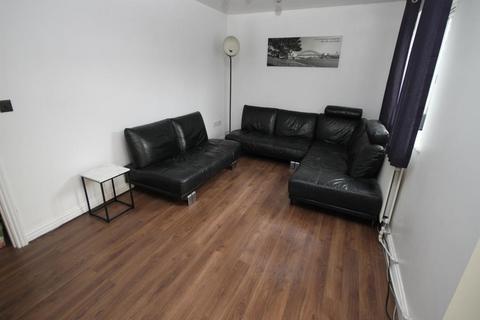 3b Hazel Mount, Shipley, BD18 2LH