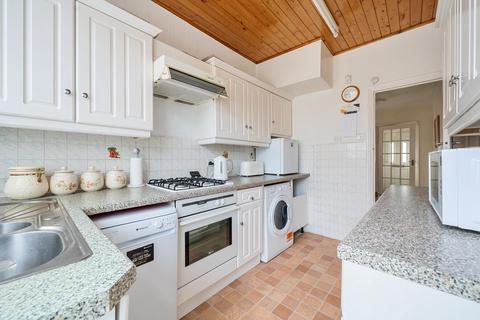 3 bedroom semi-detached house to rent, Walmington Fold, Woodside Park