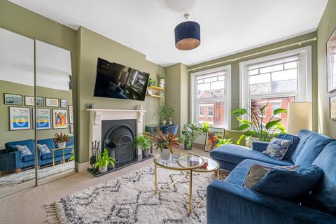 35 Brading Road, London, SW2 2AP