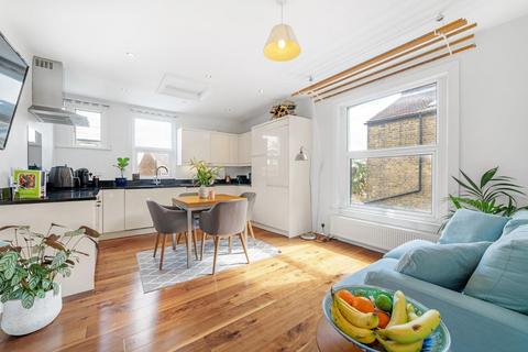 35 Brading Road, London, SW2 2AP