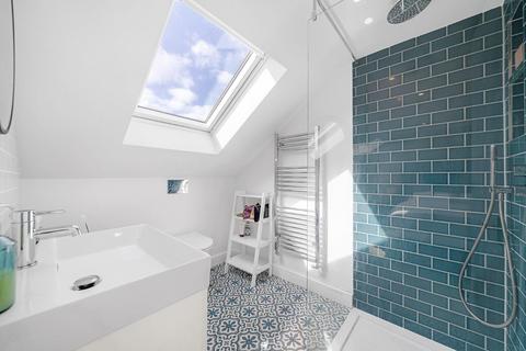 35 Brading Road, London, SW2 2AP