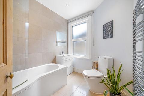 35 Brading Road, London, SW2 2AP