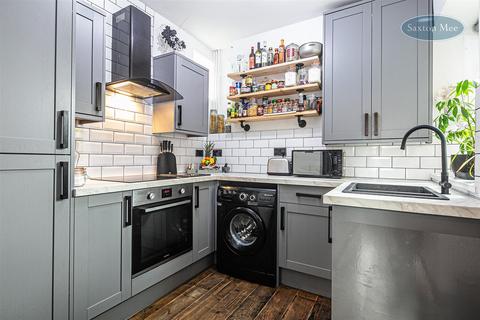 71 Carr Road, Sheffield, S6 2WY