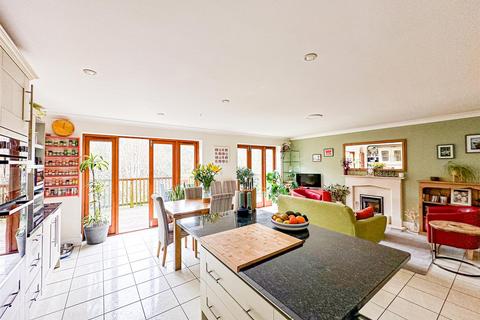 4 bedroom semi-detached house for sale, Beachy Head View, St. Leonards-On-Sea