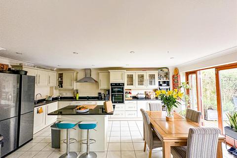 38 Beachy Head View, St Leonards-on-sea, TN38 8EW