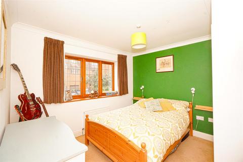 38 Beachy Head View, St Leonards-on-sea, TN38 8EW