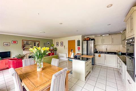 38 Beachy Head View, St Leonards-on-sea, TN38 8EW