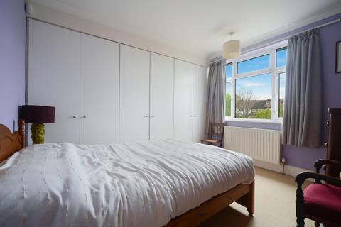 182 Bridgewood Road, Worcester Park, KT4 8XU