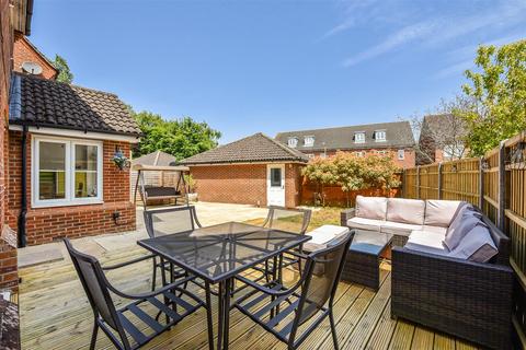4 bedroom detached house for sale, Harris Way, North Baddesley, Hampshire