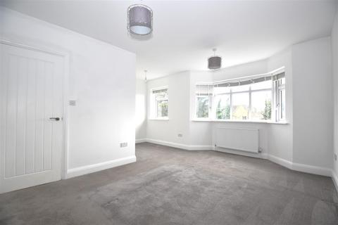 30 Dalys Road, Rochford, SS4 1RA