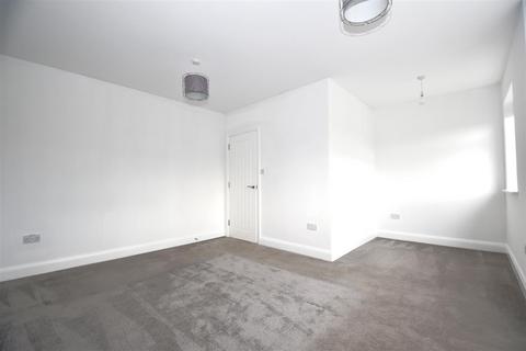30 Dalys Road, Rochford, SS4 1RA