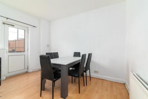 1 Worcester Avenue, London, N17 0TU