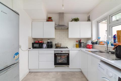1 Worcester Avenue, London, N17 0TU