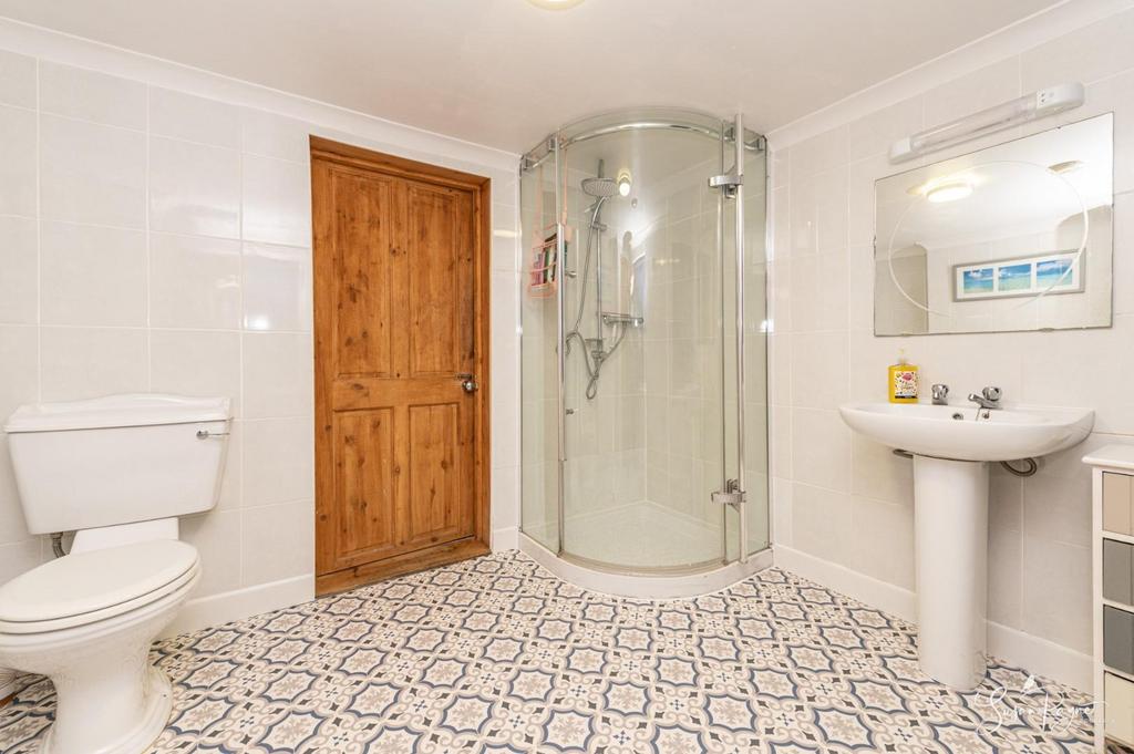 Basement Shower Room