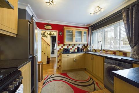 12 Clarence Road, Corringham, Stanford-le-hope, SS17 9BL