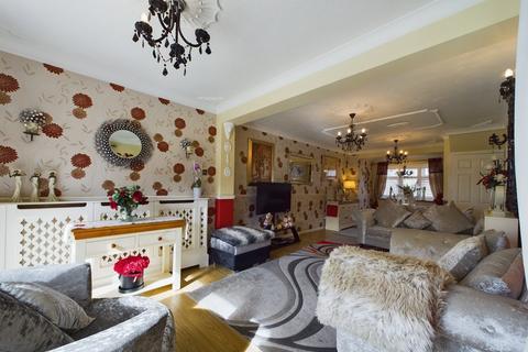 12 Clarence Road, Corringham, Stanford-le-hope, SS17 9BL