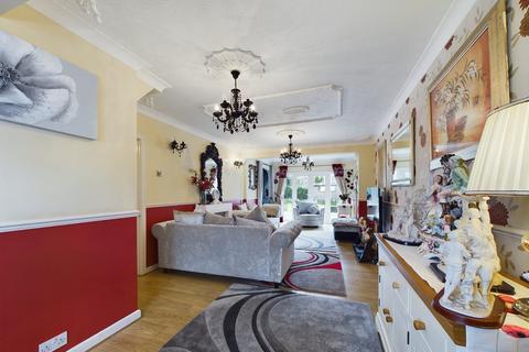 12 Clarence Road, Corringham, Stanford-le-hope, SS17 9BL