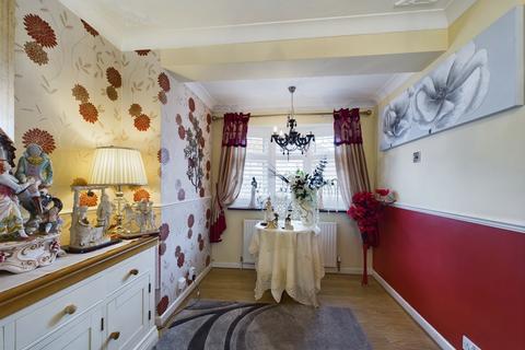 12 Clarence Road, Corringham, Stanford-le-hope, SS17 9BL