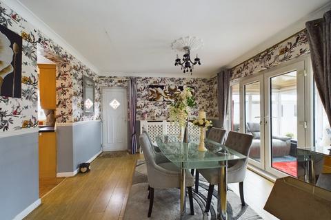 12 Clarence Road, Corringham, Stanford-le-hope, SS17 9BL
