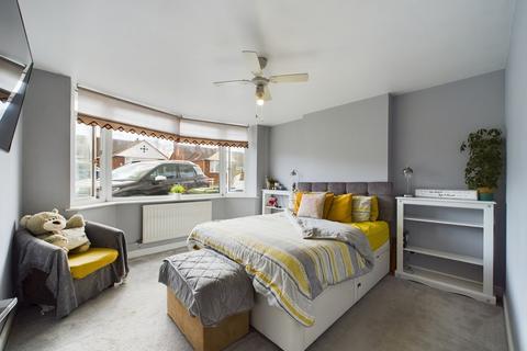 17 Thames Crescent, Corringham, Stanford-le-hope, SS17 9DT