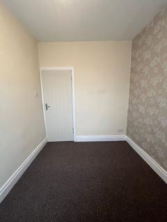 2 bedroom house to rent, George Street, Blackpool, Lancashire