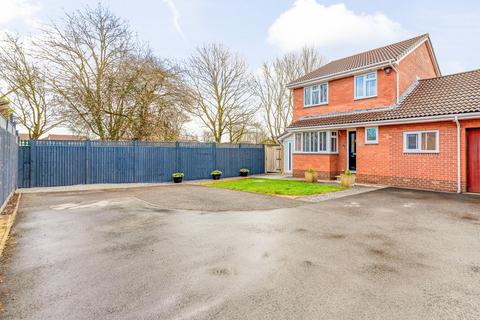 4 bedroom detached house for sale, Hobbiton Road, Worle, Weston-Super-Mare, BS22