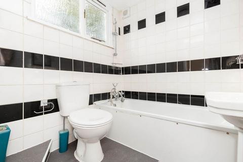 3 bedroom flat to rent, WC1X