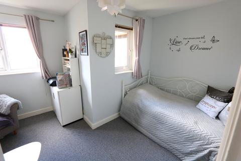 52 Camden Road, Chafford Hundred, Grays, RM16 6PY