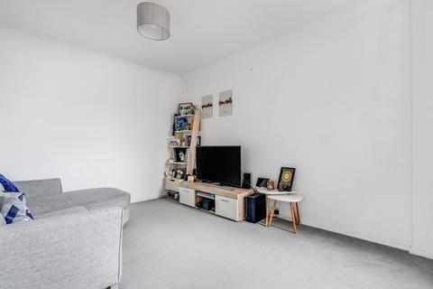 2 bedroom flat for sale, Upper Richmond Road, London, SW15