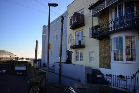 2 bedroom flat to rent, Harbour Parade Ramsgate CT11